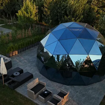 Glass Domes - By The Wind Mills Hydropark Θέρετρο