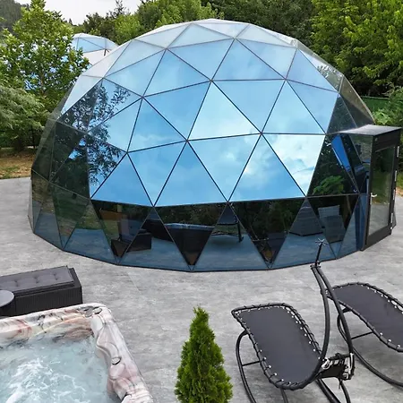 Θέρετρο Glass Domes - By The Wind Mills Hydropark